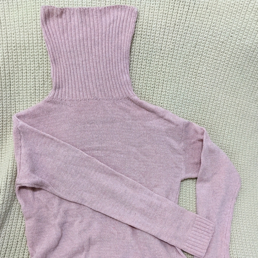 Extremely Long Turtle Neck